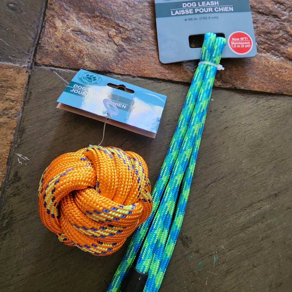 ❌❌DONATED❌❌ 🎉Host Pick🎉 DOGGY Styling Colorful Leash and Ball